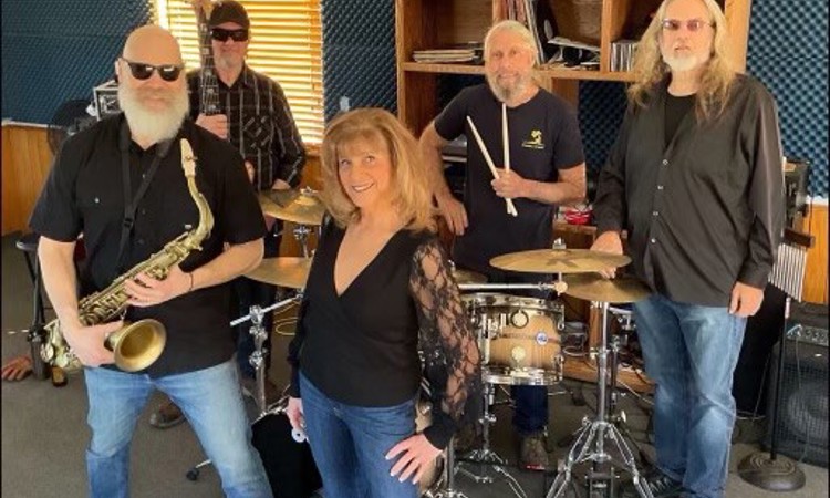 Live music by Shakedown